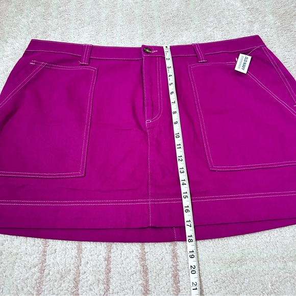 NWT Old Navy Fuchsia Denim Cargo Mini Skirt Size 22 Spring Summer Festival - Picture 9 of 12
